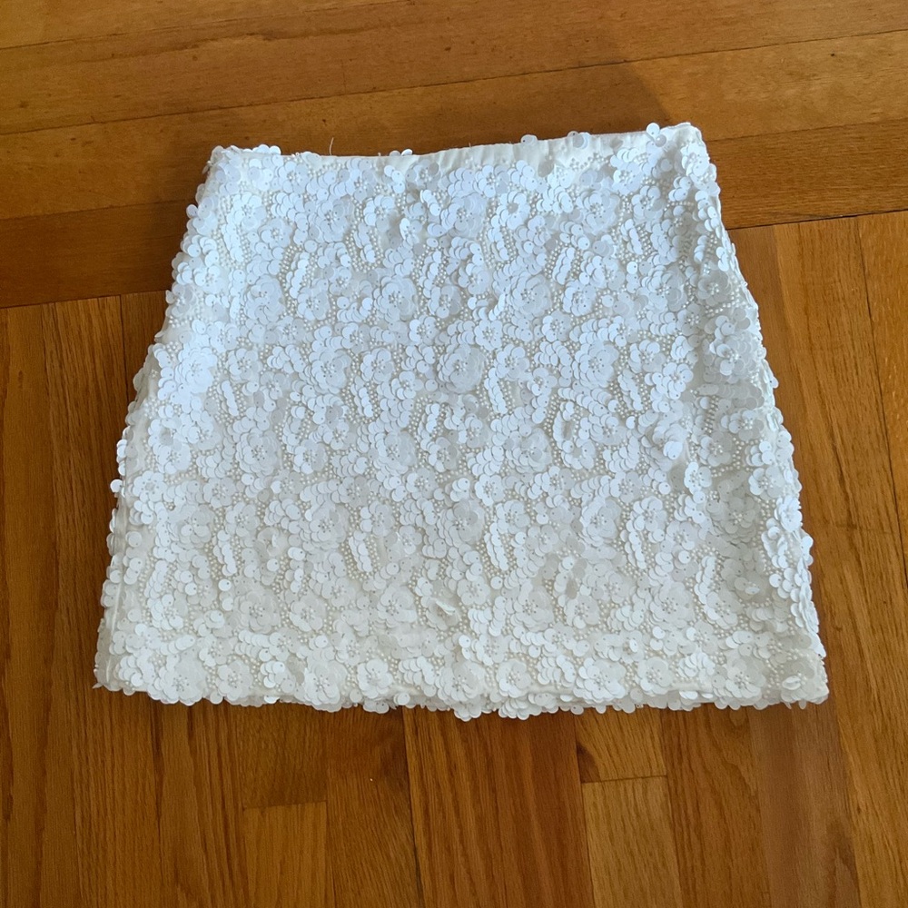 ZARA White Lace Mini Skirt with Sequins – Size XS